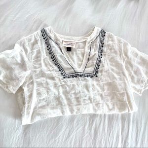 Universal Thread | White V Neck Top with Blue Stitching